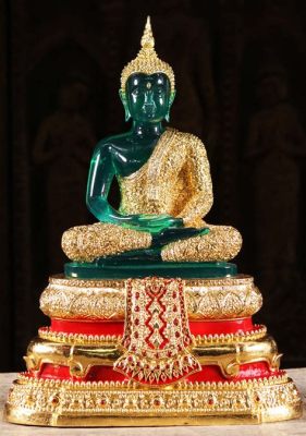   “The Emerald Buddha” - A Paragon of Thai Craftsmanship and Spiritual Majesty!